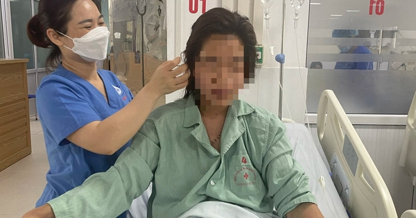 Gesundheit einer Frau aus Hanoi, die beim Gemüseschneiden vom Blitz getroffen wurde