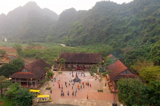 Thung Ui war einst der Hoa Lu-Palast, westlich der Hauptstadt gelegen. Deshalb errichtete König Dinh Tien Hoang hier den Xa Tac-Altar, um Himmel und Erde anzubeten und für den nationalen Frieden, die Sicherheit der Menschen und reiche Ernten zu beten. Foto: Dieu Anh