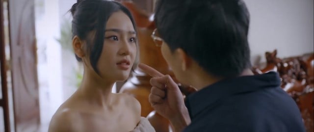 映画『8年後の私たち』がエピソード数を増やし、第三者に関するプロットに注目が集まる