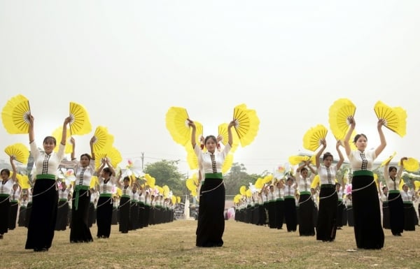 Đặc sắc Liên hoan Nghệ thuật Xòe Thái tại Điện Biên