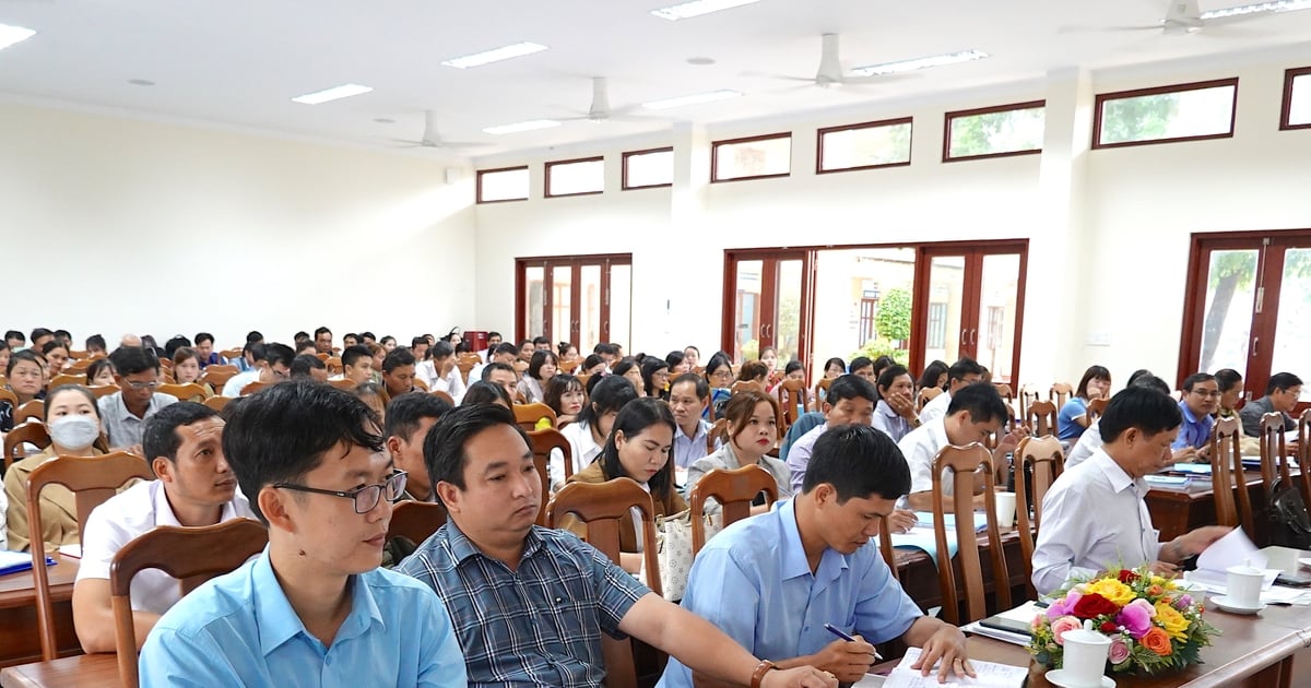 Gia Lai: 120 cán bộ quản lý, giáo viên tham gia tập huấn dạy học chương trình xóa mù chữ | Báo Gia Lai điện tử