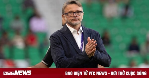 Mr. Troussier is always worried about player injuries.