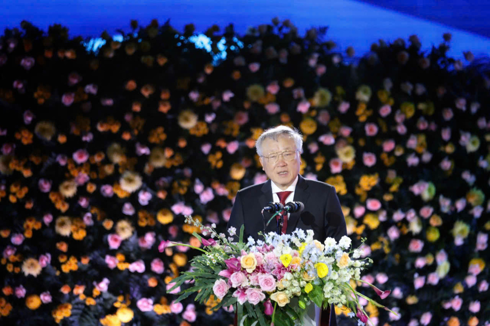 Member of the Politburo, Secretary of the Party Central Committee, Permanent Deputy Prime Minister Nguyen Hoa Binh spoke at the opening ceremony.