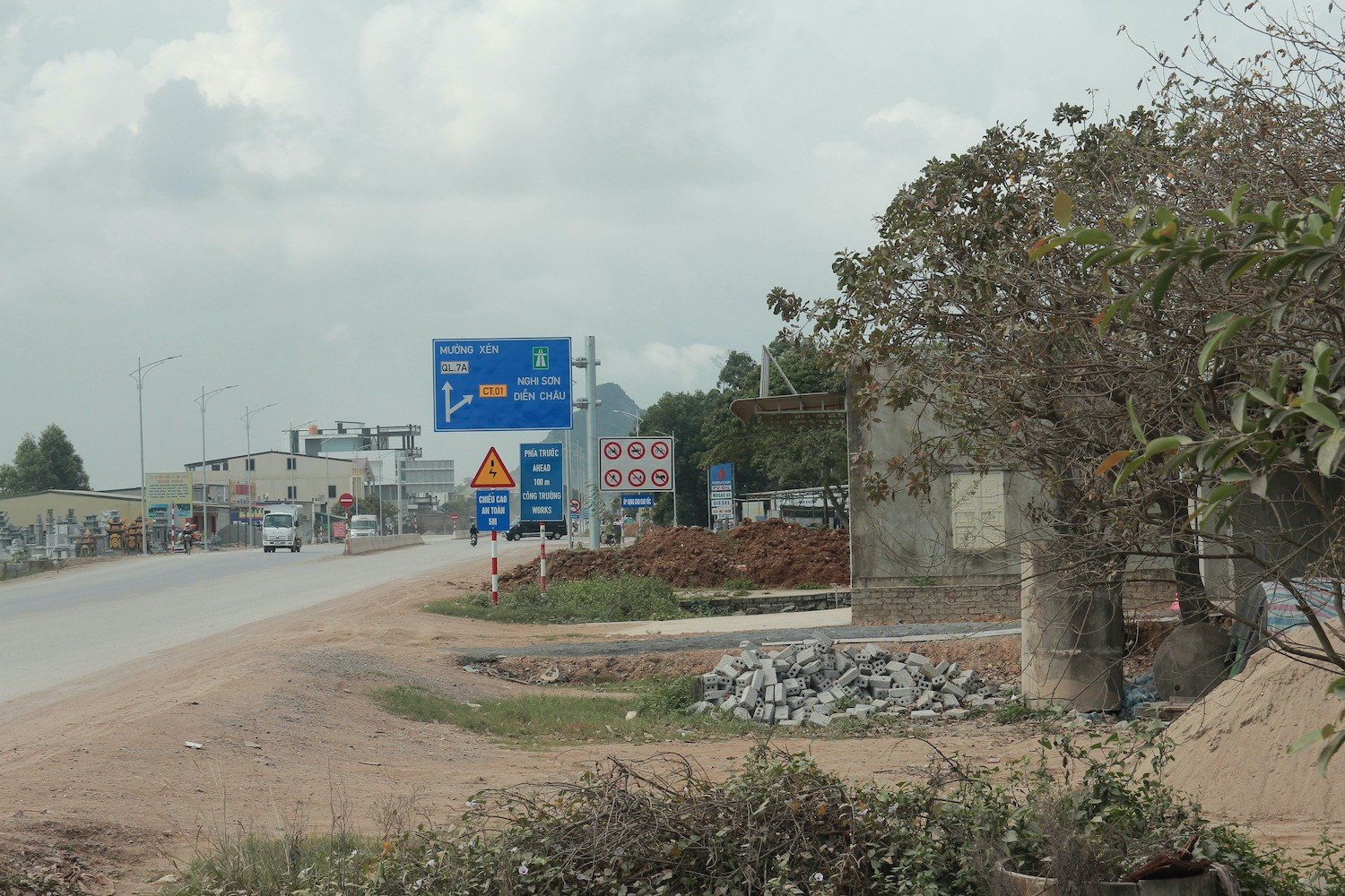 Bienes raíces - El proyecto de más de 1.300 mil millones para modernizar la Carretera Nacional 7 a través de Nghe An está retrasado (Imagen 3).