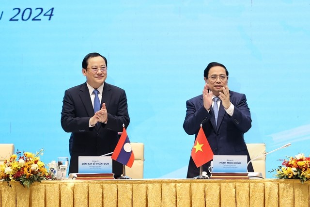 Vietnamese and Lao Prime Ministers agree to promote breakthroughs in economic and investment cooperation
