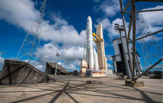 Tên lửa Ariane 6 ở bãi phóng Sân bay Vũ trụ châu Âu tại Kourou, Guiana, Pháp, ngày 22/6. Ảnh: AFP