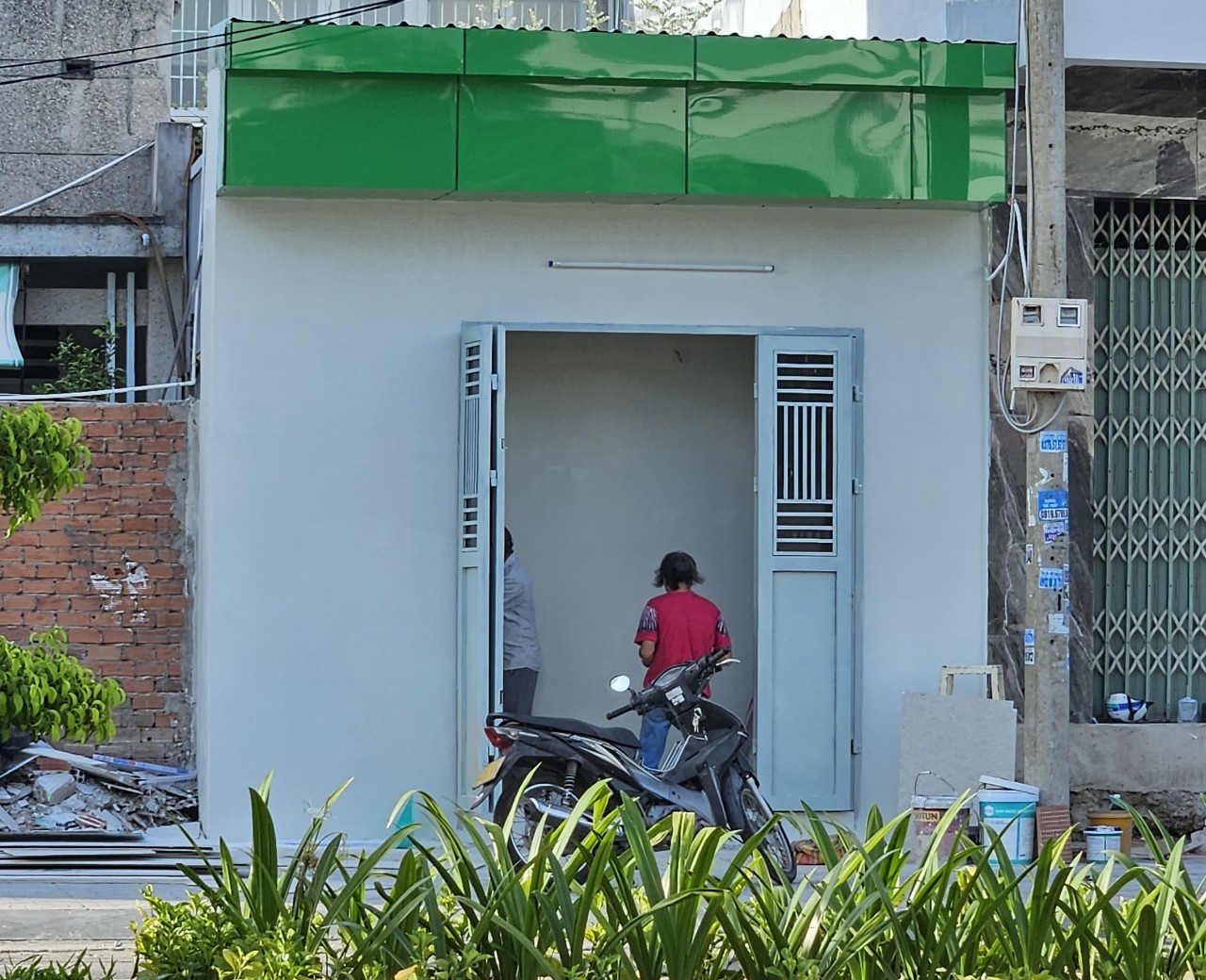 Cận cảnh nhà siêu mỏng xây trái phép tại Vũng Tàu - Ảnh 3.