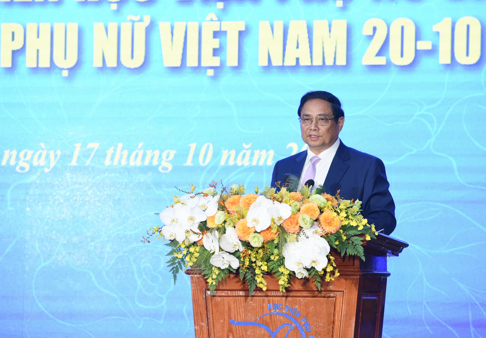 [Photo] Prime Minister Pham Minh Chinh visits Vietnam Women's Academy photo 10