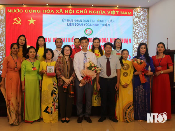 La Federación de Yoga Ninh Thuan celebró su segundo congreso, período 2023-2028