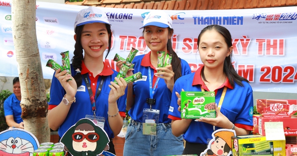 Trao tặng gần 200.000 phần quà cho hỗ trợ học sinh, sinh viên trên cả nước