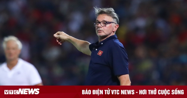 Vietnam team out of sync, not yet absorbing coach Troussier's philosophy