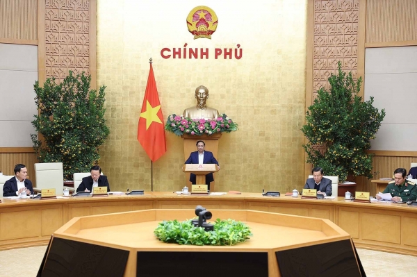 El primer ministro Pham Minh Chinh preside la reunión ordinaria del Gobierno en enero de 2024