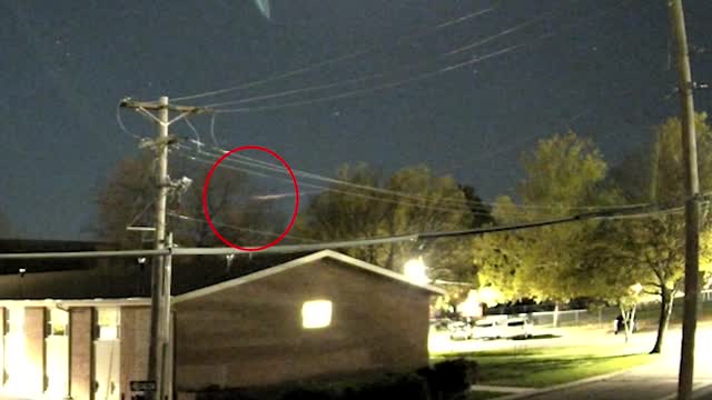 Video of Chinese satellite turning into giant fireball in US sky