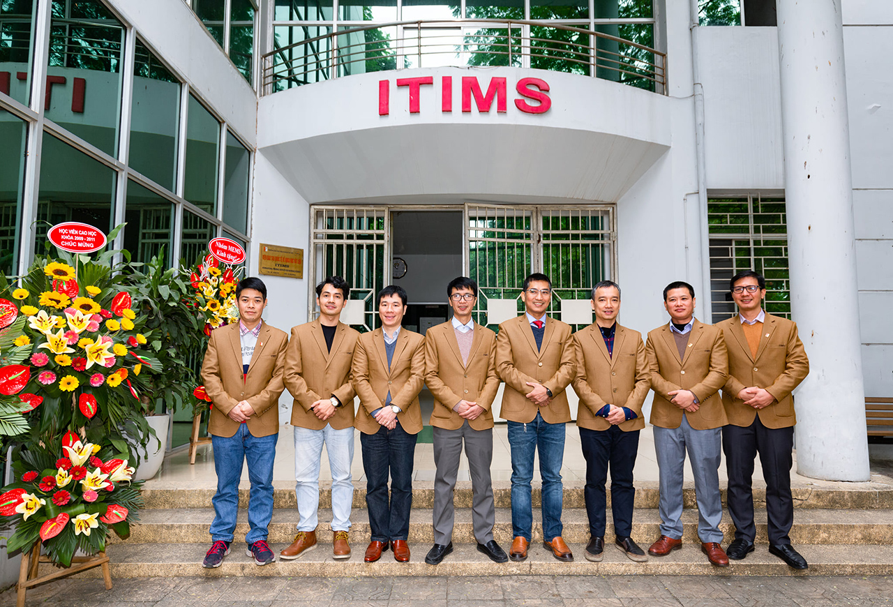Nhà khoa học vật liệu Nguyễn Đức Hòa: “Vật liệu nano đầy thú vị!”- Ảnh 4.