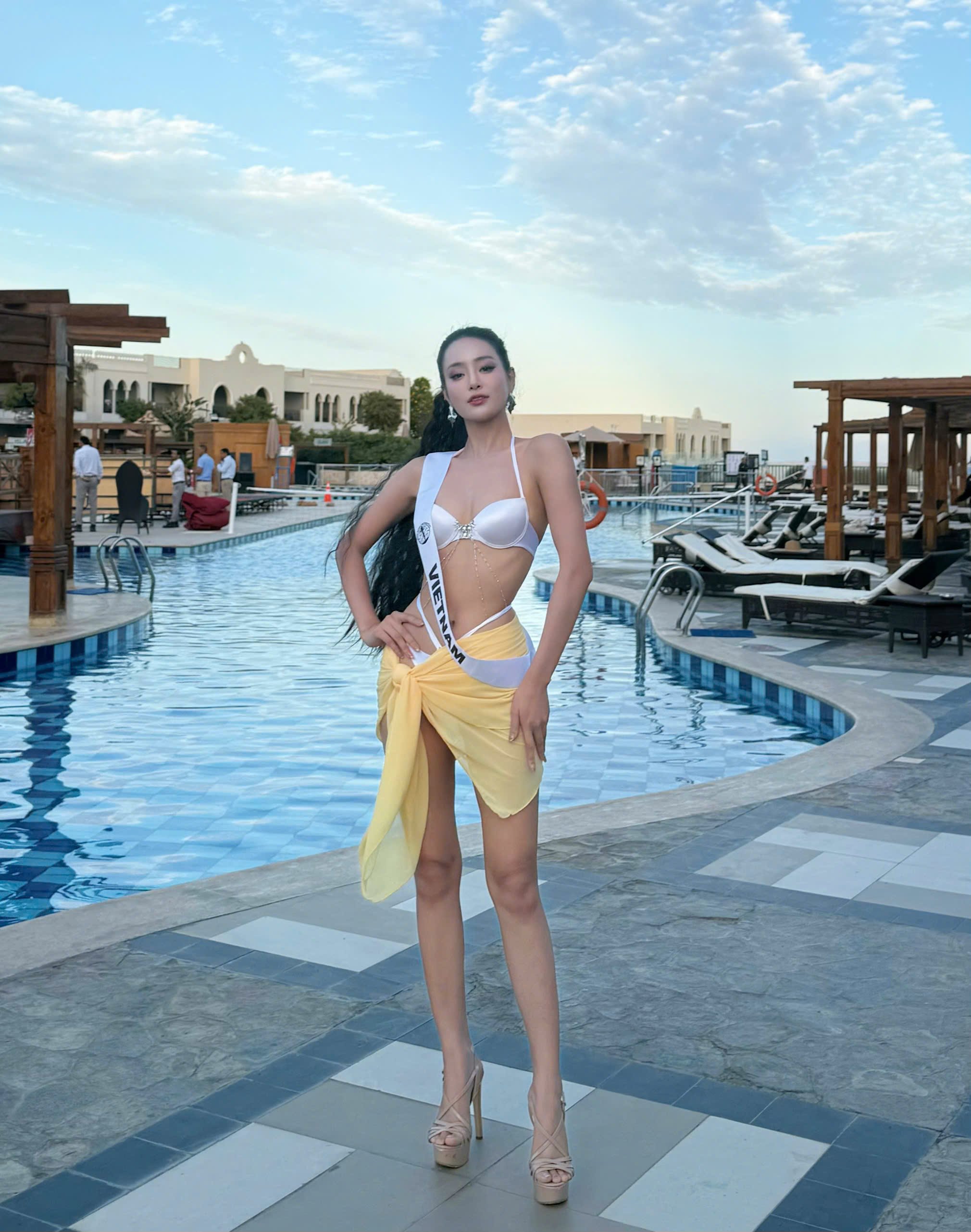 Á hậu Bùi Khánh Linh trình diễn bikini quyến rũ trước chung kết Miss Intercontinental 2024 - Ảnh 4.