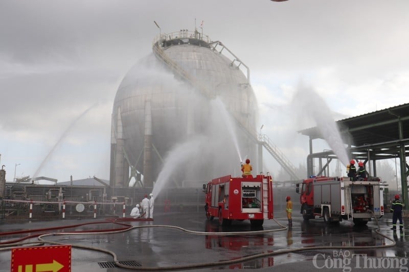 Localities and businesses need to develop chemical incident response plans in all situations.