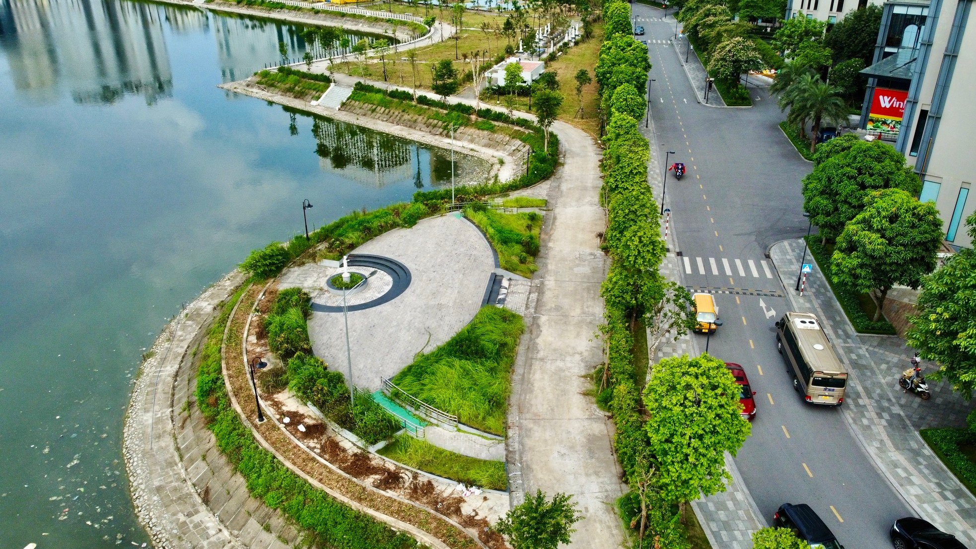 Dentro del parque del lago CV1 a punto de ser puesto en uso foto 4