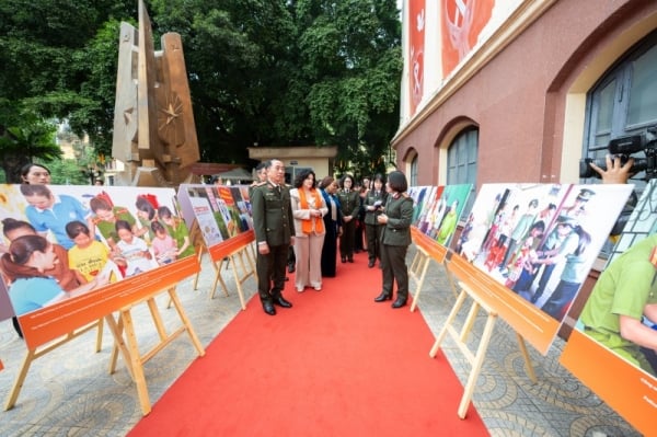 Exhibition of 63 photos on gender equality and prevention and response to gender-based violence