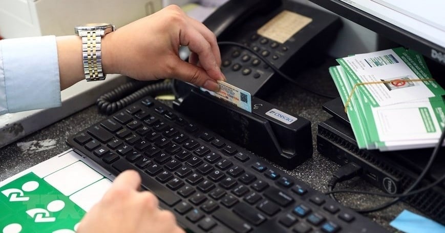 Phu Bai Airport pilots using chip-embedded ID cards to authenticate passengers