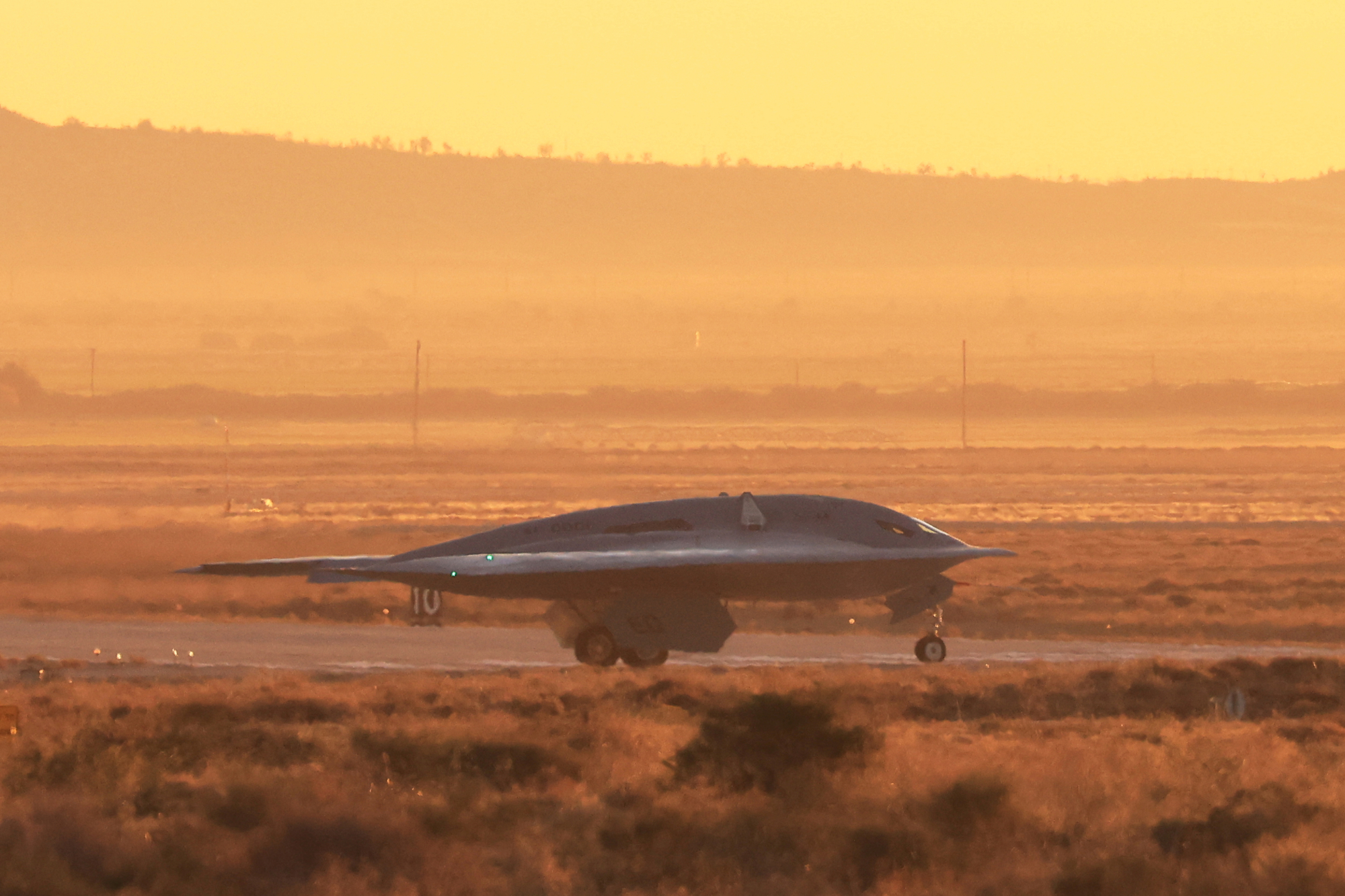 B-21 Raider — первый стелс-бомбардировщик США, фото 1