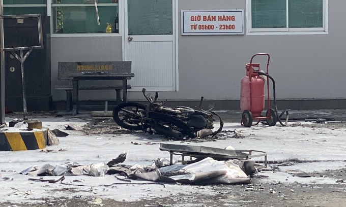 A motorbike was burned down. Photo: Ha Do