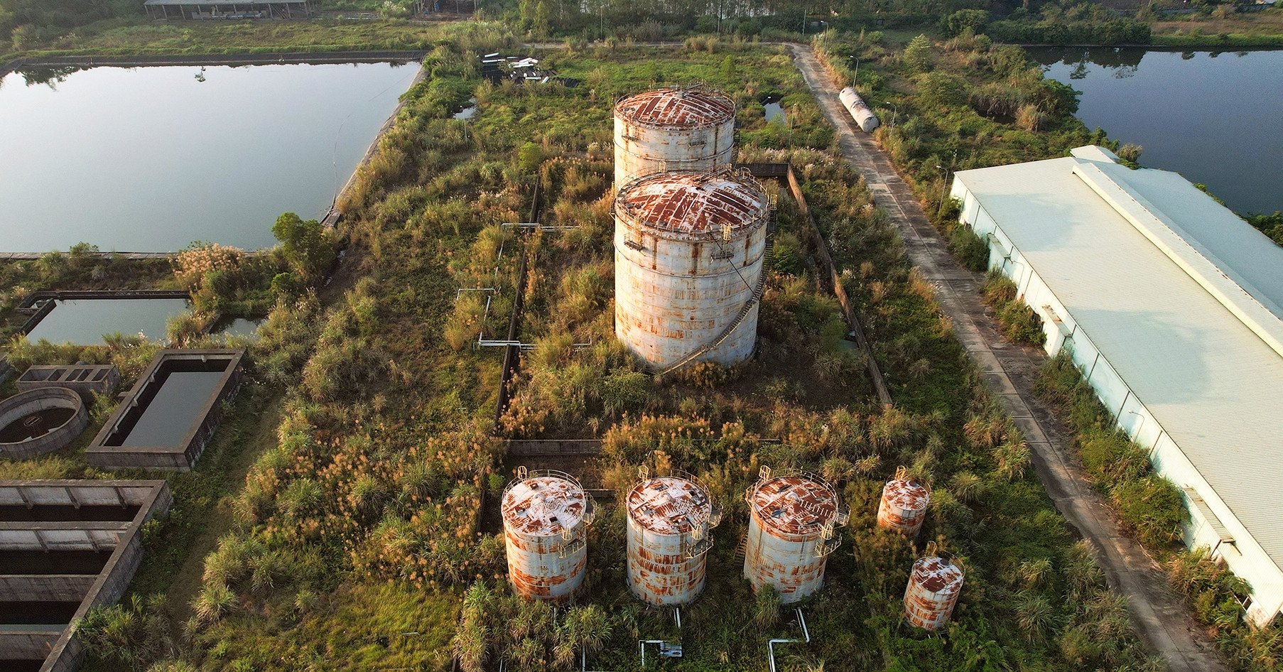 A trillion-dollar project has been standing still for decades, while people raise chickens in nets