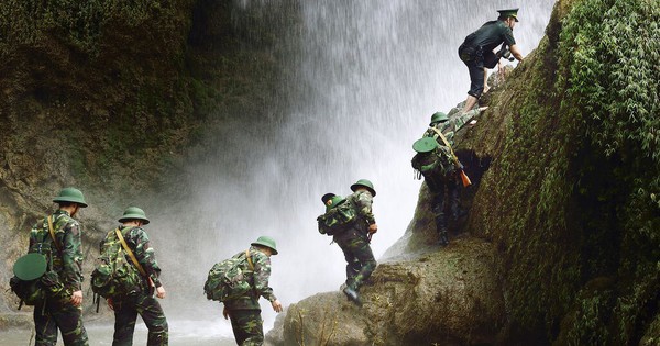 Vorstellung von mehr als 300 Bildern und Dokumenten über die Heroische Armee