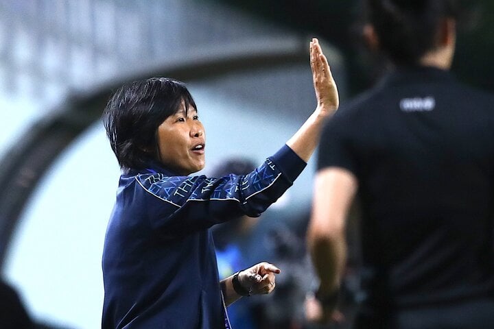 La entrenadora Doan Thi Kim Chi recibió el penalti.