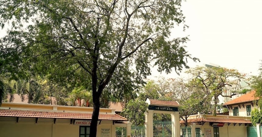 Suspension temporaire des repas en internat pour près de 1 400 élèves du lycée Le Quy Don à Hô Chi Minh-Ville