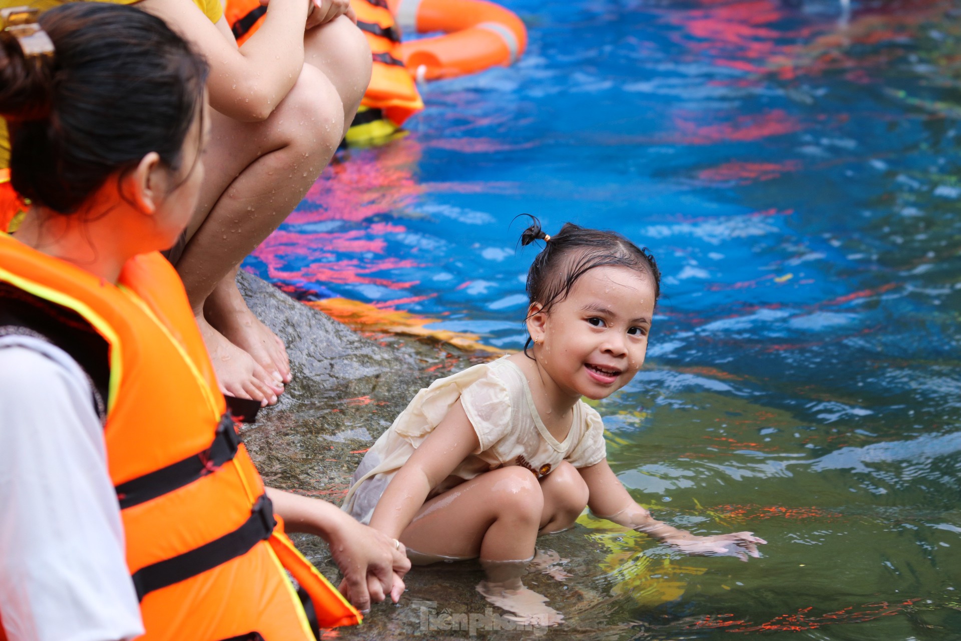 យុវជន​ចាក​ចេញ​ពី​ទីក្រុង​ទៅ​លេង​ភ្នំ​ទៅ​ងូត​ទឹក​តាម​ដង​អូរ​ឱ្យ​ត្រជាក់​ចិត្ត រូបថត ១២