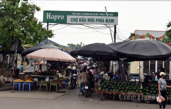 Purchasing power at the southern wholesale market of Hanoi has decreased sharply.