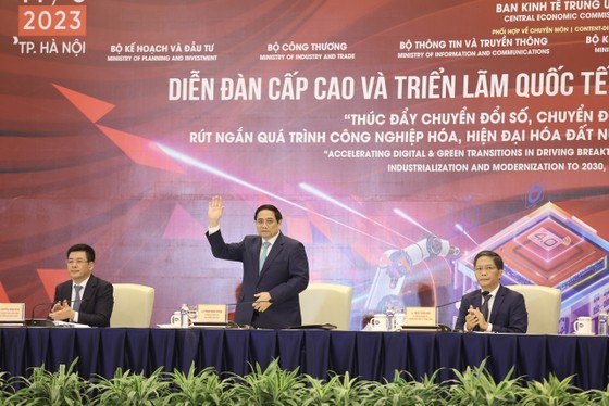 Minister Nguyen Manh Hung: Digital transformation creates growth and wealth photo 3