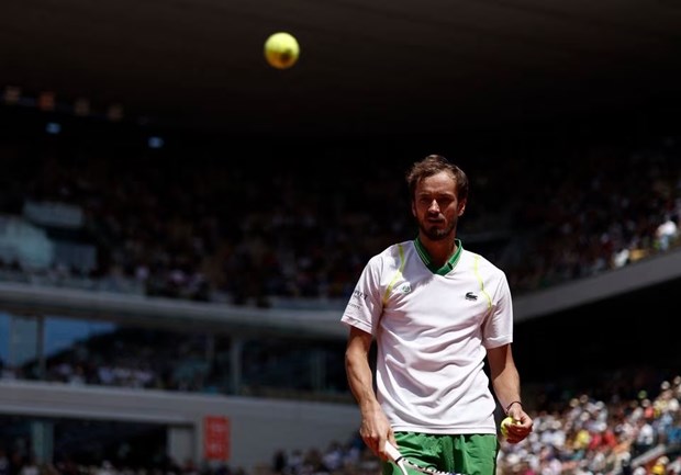 Medvedev fue eliminado en la primera ronda de Roland Garros 2023. (Fuente: Vietnam+)