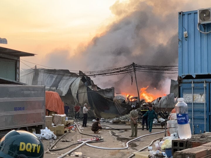 Die Fabrik fing Feuer. (Foto: T.T)