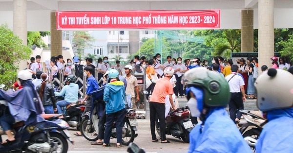 Nearly 15,500 candidates in Da Nang entered the first day of the exam.