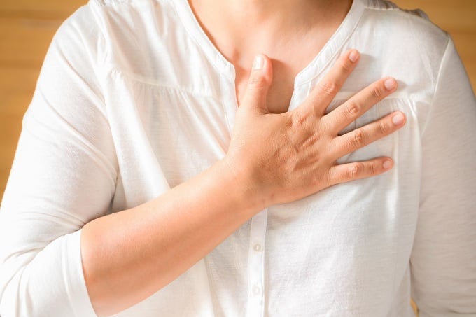 Sharp pain when breathing can be caused by an infection that irritates the lining of the lungs. Photo: Freepik