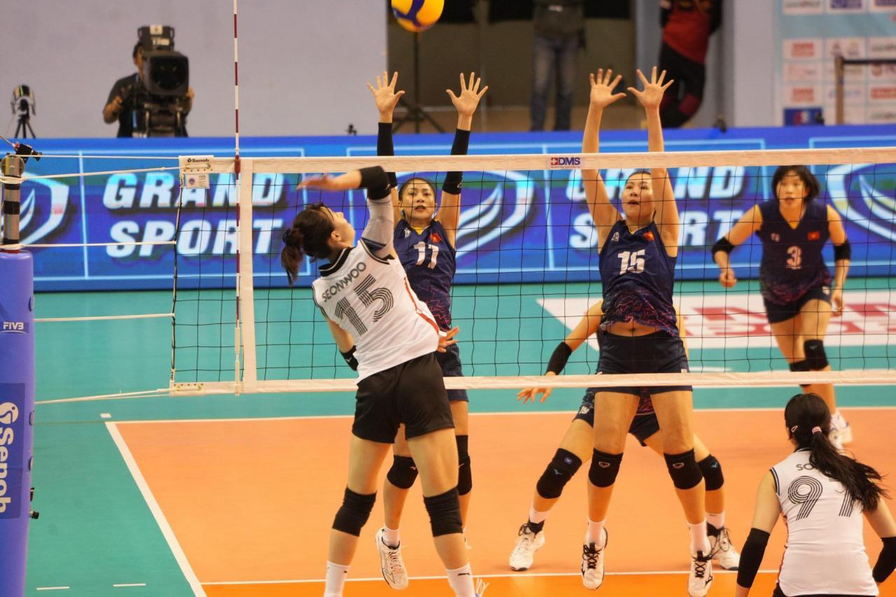 Vietnam women's volleyball team causes shock, defeats Korea