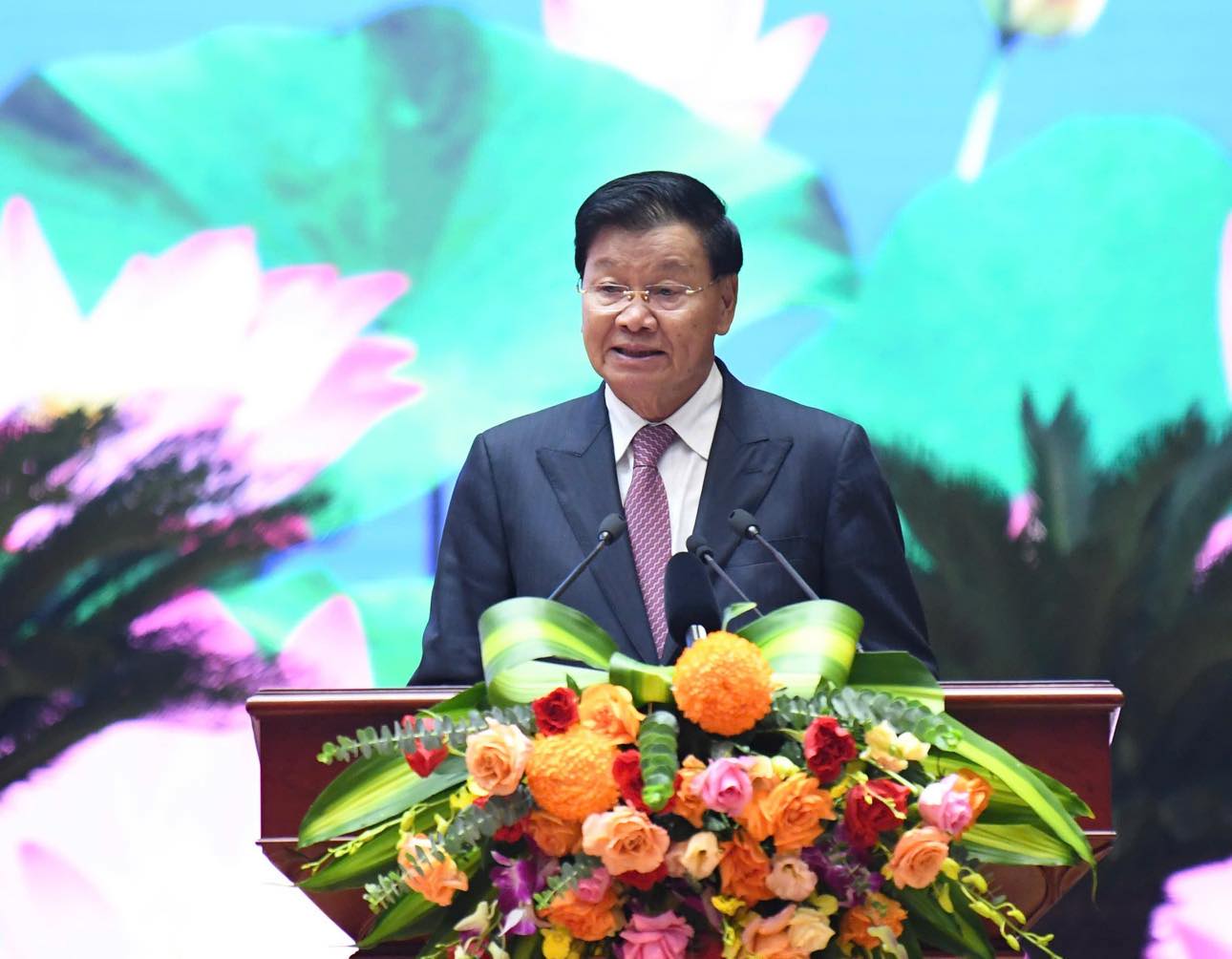 Le secrétaire général et président du Laos, Thongloun Sisoulith, prend la parole lors de l'événement. Photo : Hai Nguyen