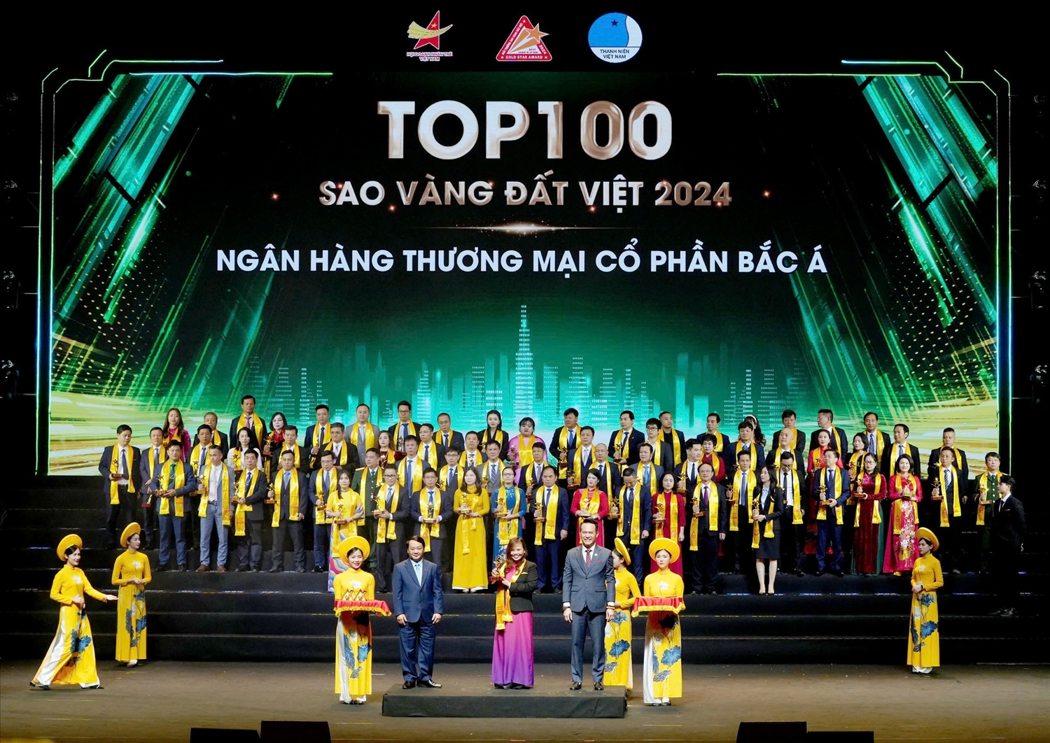 Chúc mừng BAC A BANK - Top 100 Doanh nghiệp “Sao Vàng đất Việt 2024”