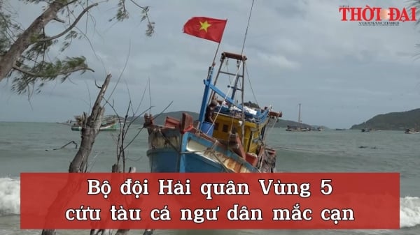 Bộ đội Hải quân Vùng 5 cứu tàu cá ngư dân mắc cạn