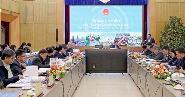 'TP.HCM đang như lò xo bị bó, bật lên được có thể phát triển như vũ bão'