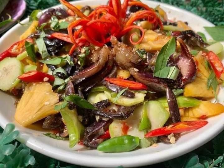 Ba khia fish sauce is mixed with mango, green plum, pineapple, and star fruit to create a famous dish.