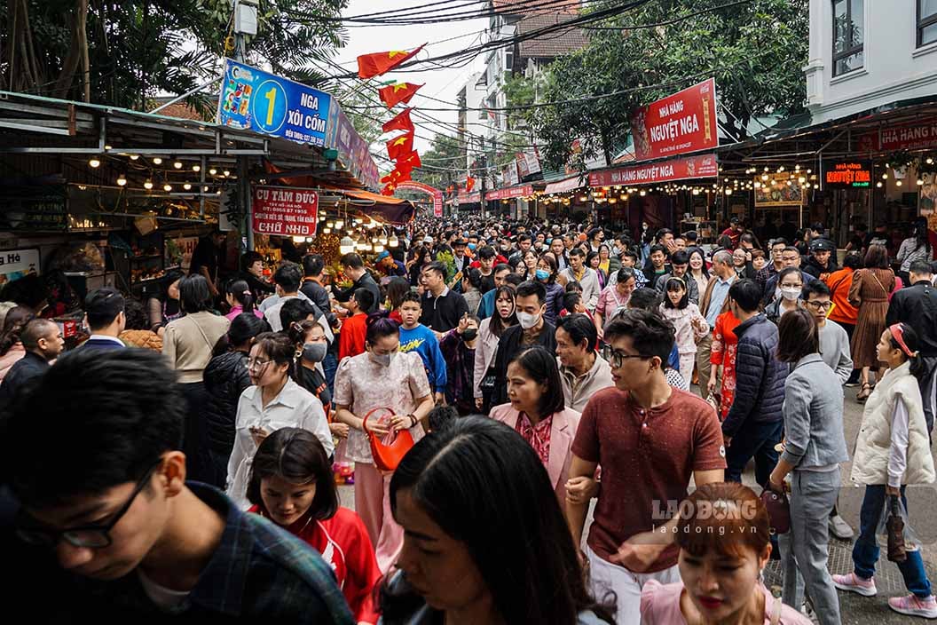 During the Lunar New Year, tourists tend to visit famous heritage, spirituality and culture sites in Vietnam's localities. Photo: Ngoc Thuy