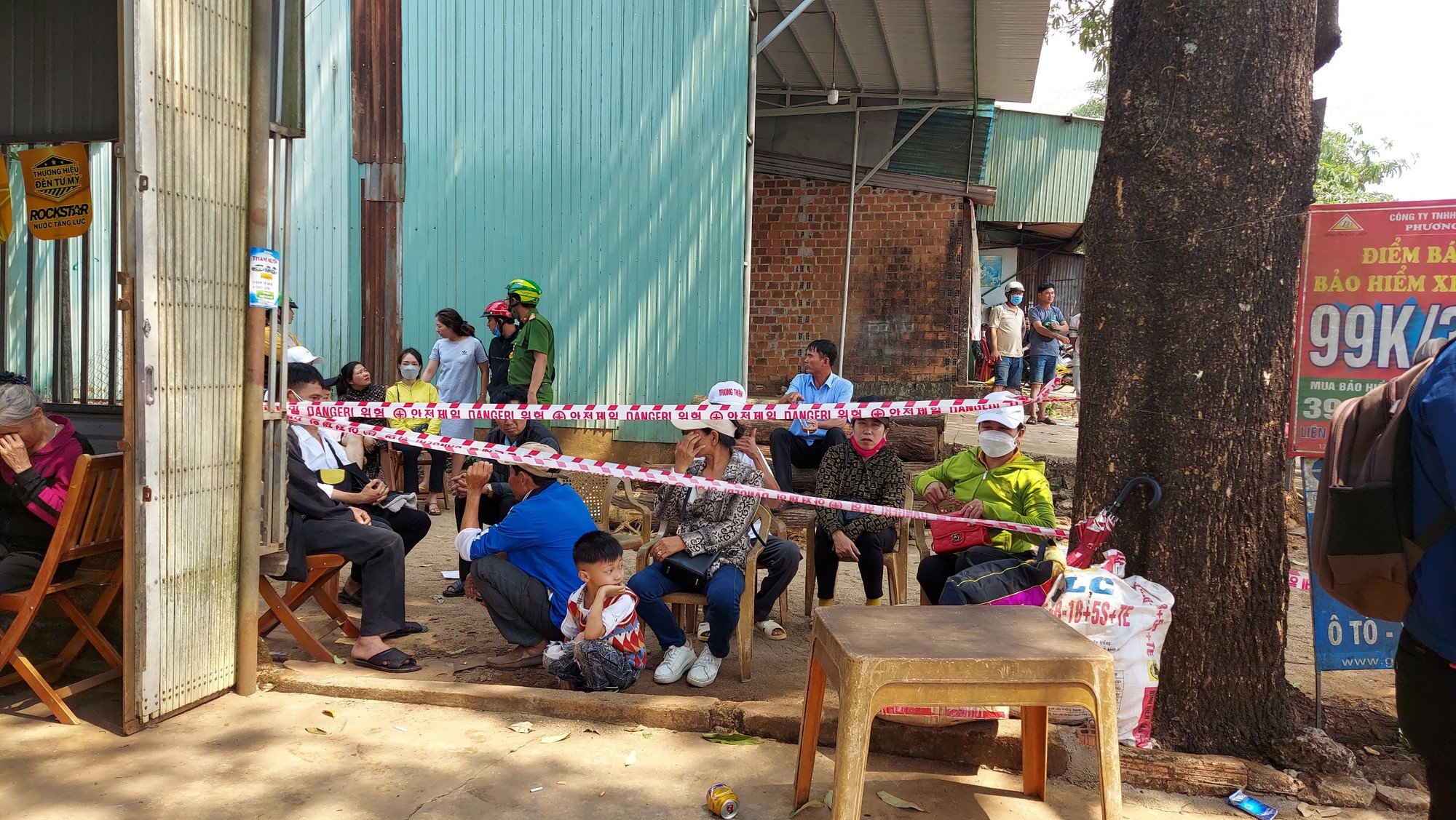 Giây phút kinh hoàng khi xe giường nằm lao vào nhà dân - Ảnh 3.