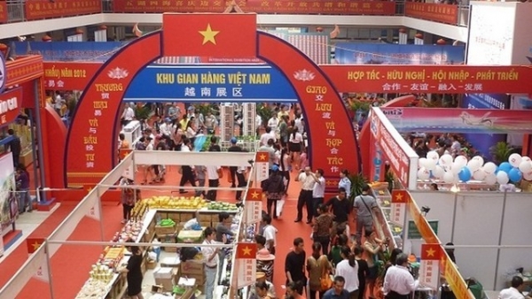 23e Foire commerciale internationale Vietnam-Chine (Lao Cai) : promotion des importations et des exportations aux frontières