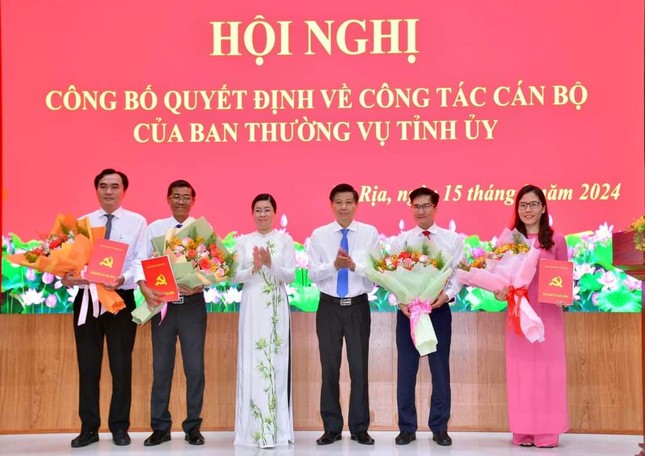 El Comité Permanente del Comité Provincial del Partido de Ba Ria-Vung Tau nombra personal. Foto 1