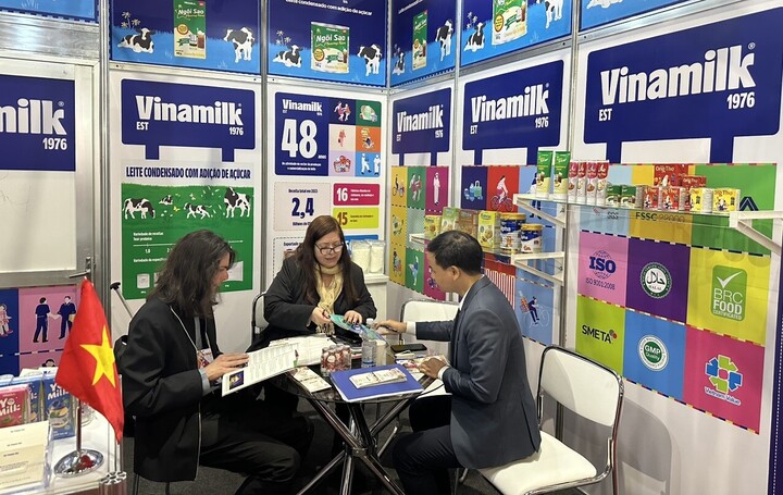 Focusing on emerging markets and participating in global supply chains helps Vinamilk expand its export markets to regions such as Australia, South America, etc.