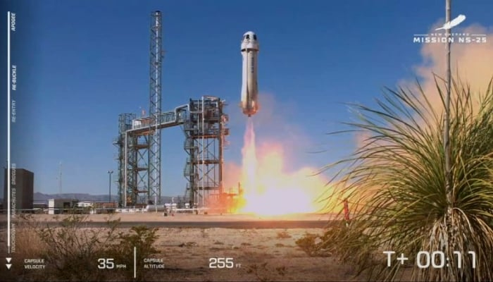 Tàu Blue Origin đưa du khách tới rìa vũ trụ sau gần hai năm gián đoạn