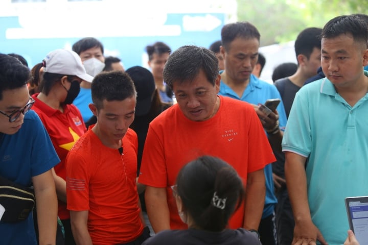 Ông Đoàn Ngọc Hải đặt mục tiêu sub 4 tại OneWay Vũng Tàu Marathon 2023 - 1