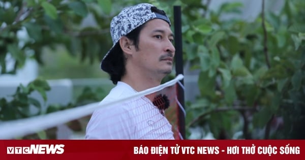 Actor Huy Khanh was fired when he went to a resident's house to ask for a job picking aloe vera.